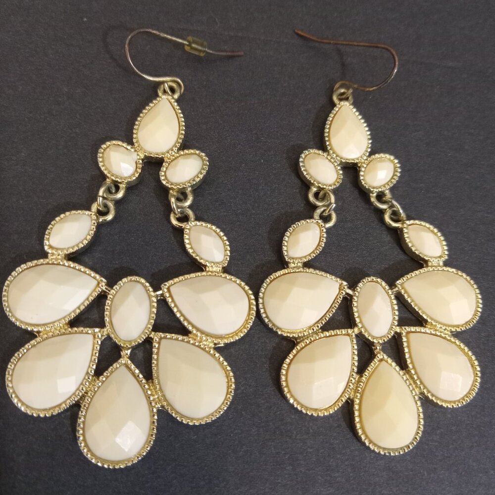 Gold Tone Earrings Golden Honey Dangle Drop Plastic Chandelier Faceted Accents 3